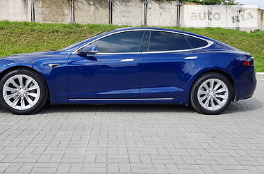 Седан Tesla Model S 2017 в Тернополе