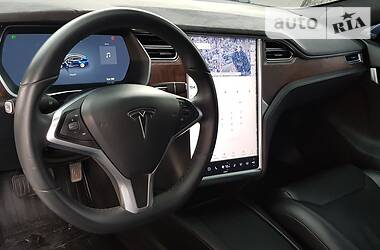 Седан Tesla Model S 2017 в Тернополе