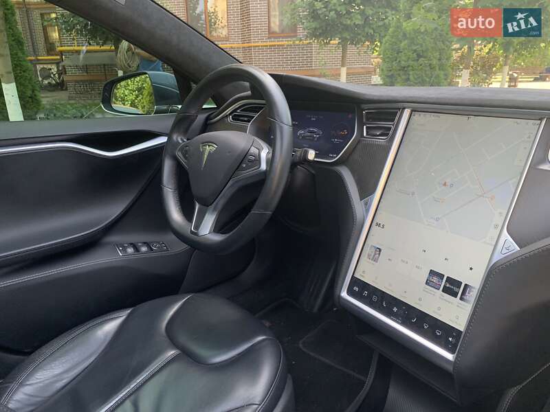 Лифтбек Tesla Model S 2015 в Тернополе