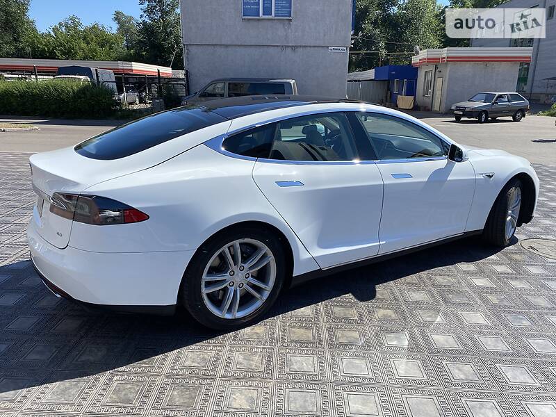 Седан Tesla Model S 2013 в Дніпрі фото 12 Седан Tesla Model S 2013 в Дніпрі