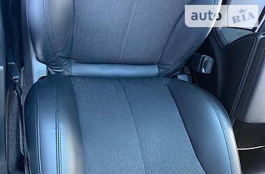Седан Tesla Model S 2016 в 