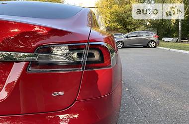 Ліфтбек Tesla Model S 2014 в Києві