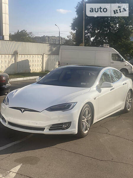 Хэтчбек Tesla Model S 2015 в Одессе