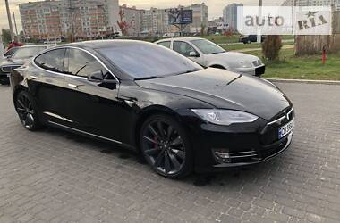 Седан Tesla Model S 2014 в Киеве