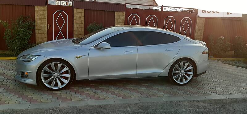 Хэтчбек Tesla Model S 2013 в Одессе