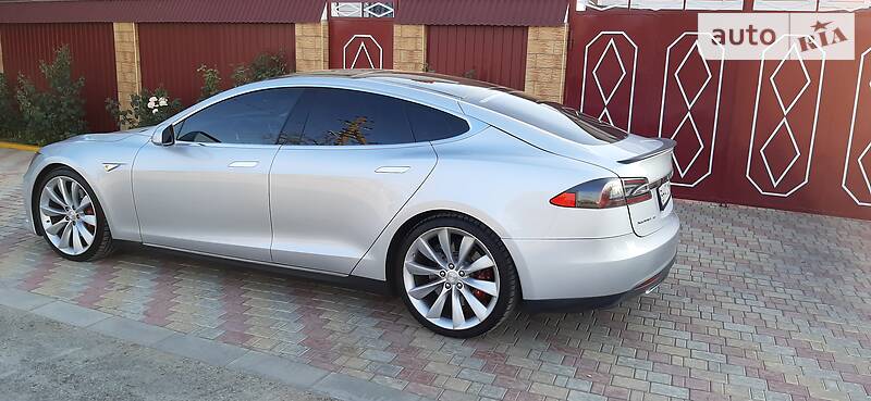 Хэтчбек Tesla Model S 2013 в Одессе