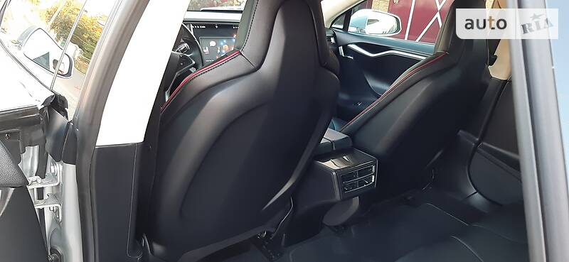 Хэтчбек Tesla Model S 2013 в Одессе