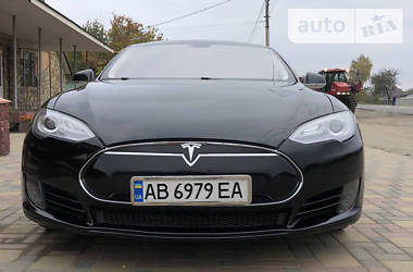 Ліфтбек Tesla Model S 2013 в Гайсину