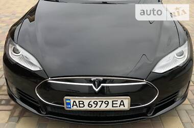 Лифтбек Tesla Model S 2013 в Гайсине
