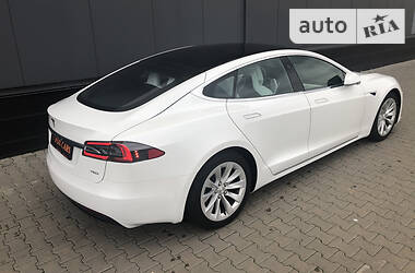 Лифтбек Tesla Model S 2017 в 
