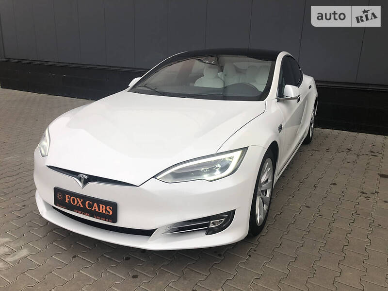 Лифтбек Tesla Model S 2017 в 