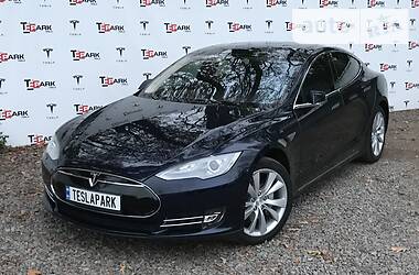 Ліфтбек Tesla Model S 2014 в Києві