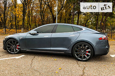 Лифтбек Tesla Model S 2014 в Одессе