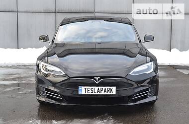 Ліфтбек Tesla Model S 2016 в Києві