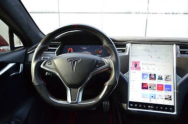 Лифтбек Tesla Model S 2015 в Киеве