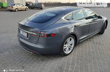 Лифтбек Tesla Model S 2013 в Пирятине