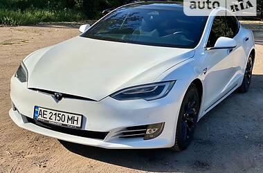 Седан Tesla Model S 2016 в Кривом Роге