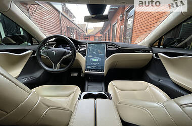 Лифтбек Tesla Model S 2014 в Киеве