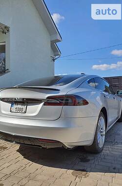 Лифтбек Tesla Model S 2013 в Полтаве