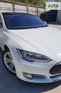 Ліфтбек Tesla Model S 2013 в Києві