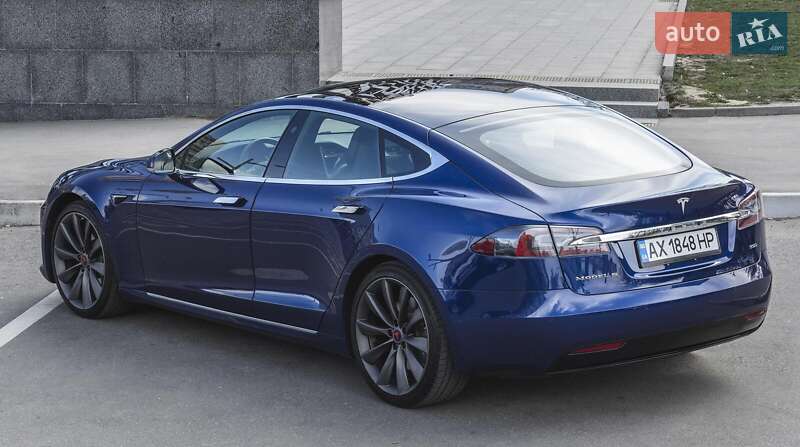 Лифтбек Tesla Model S 2018 в Харькове