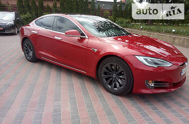 Лифтбек Tesla Model S 2019 в 