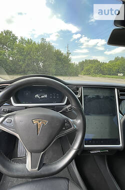 Седан Tesla Model S 2014 в Константиновке