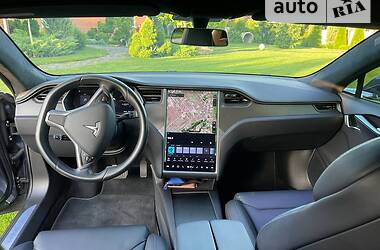 Седан Tesla Model S 2018 в Киеве
