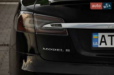 Хэтчбек Tesla Model S 2015 в Коломые