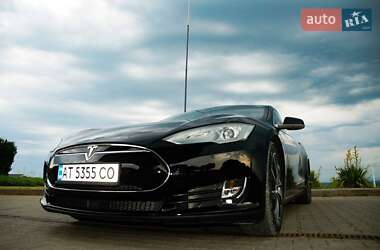 Хэтчбек Tesla Model S 2015 в Коломые