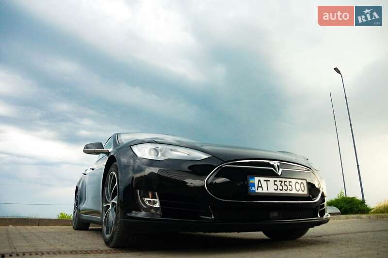 Хетчбек Tesla Model S 2015 в Коломиї