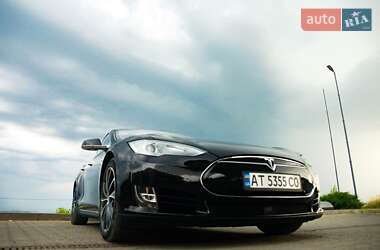 Хэтчбек Tesla Model S 2015 в Коломые