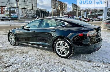 Хетчбек Tesla Model S 2015 в Тернополі