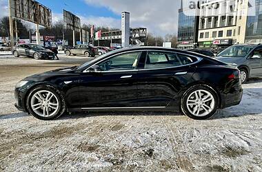 Хетчбек Tesla Model S 2015 в Тернополі