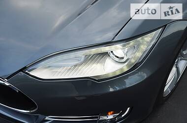 Седан Tesla Model S 2013 в Киеве