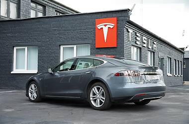 Седан Tesla Model S 2013 в Києві