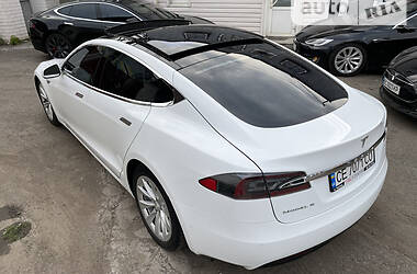 Ліфтбек Tesla Model S 2016 в Києві