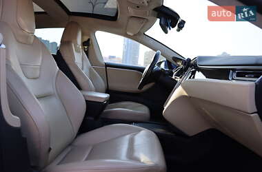 Хэтчбек Tesla Model S 2016 в 