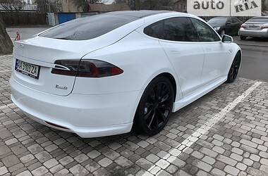 Хэтчбек Tesla Model S 2014 в Киеве