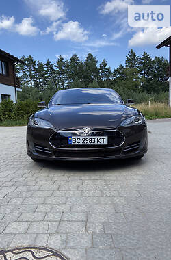 Лифтбек Tesla Model S 2013 в Львове