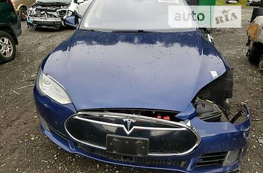 Ліфтбек Tesla Model S 2015 в 