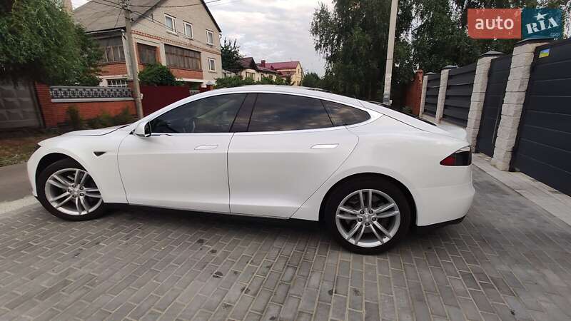 Ліфтбек Tesla Model S 2014 в Харкові фото 3 Ліфтбек Tesla Model S 2014 в Харкові