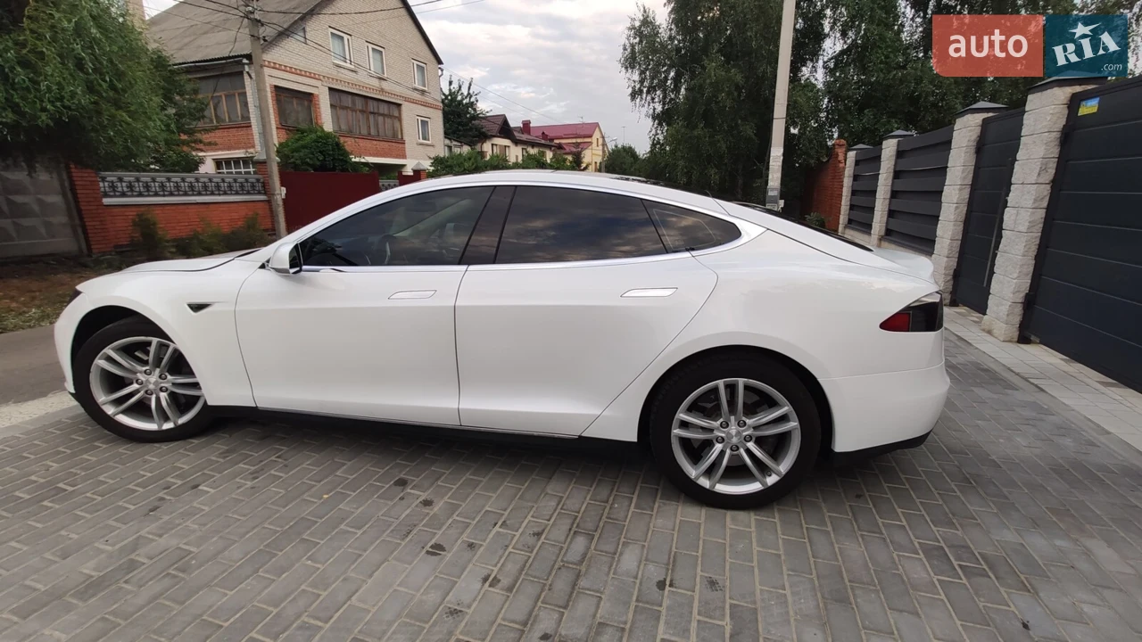 2014 Tesla Model S - мініатюра 3