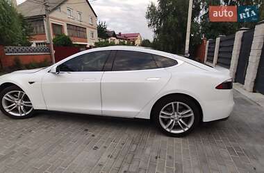 Лифтбек Tesla Model S 2014 в 
