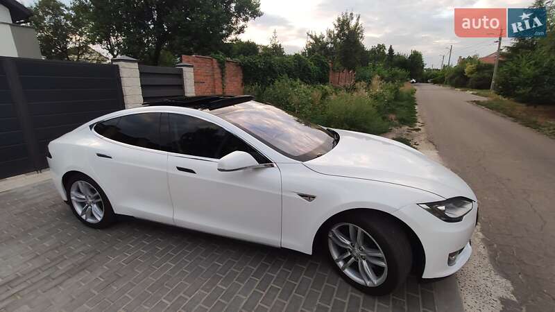 Ліфтбек Tesla Model S 2014 в Харкові фото 13 Ліфтбек Tesla Model S 2014 в Харкові