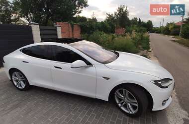 Лифтбек Tesla Model S 2014 в 