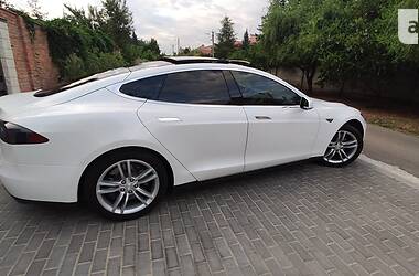Лифтбек Tesla Model S 2014 в Харькове