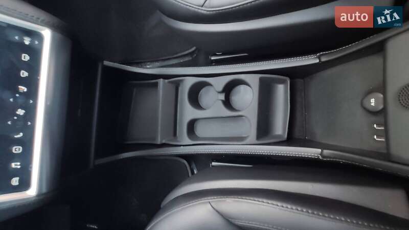 Ліфтбек Tesla Model S 2014 в Харкові фото 25 Ліфтбек Tesla Model S 2014 в Харкові