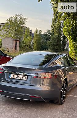 Седан Tesla Model S 2013 в Кременчуге