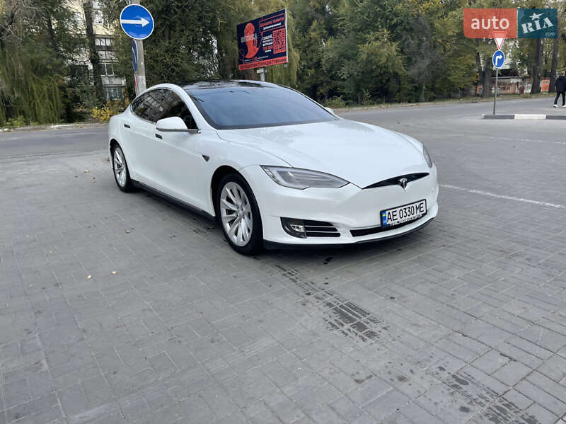 Лифтбек Tesla Model S 2013 в Днепре